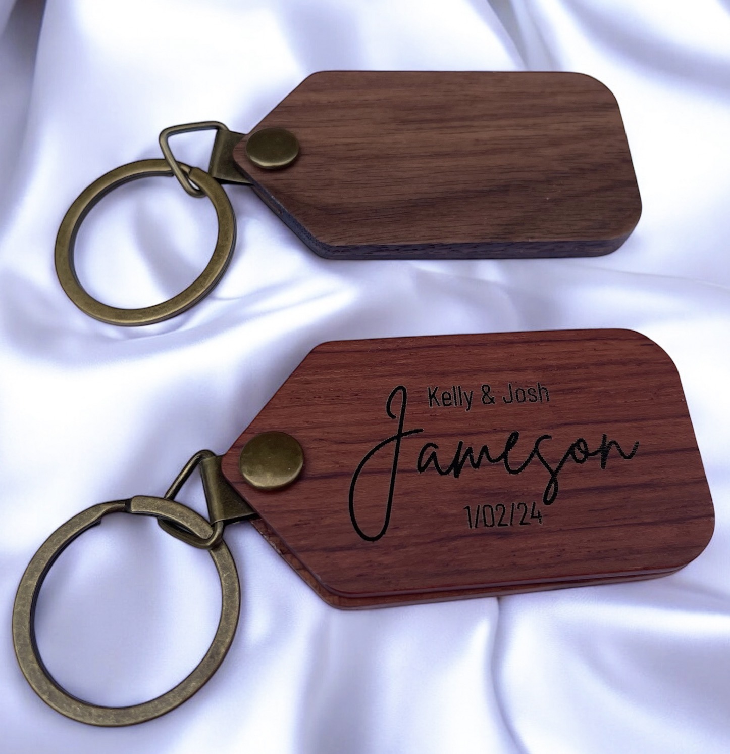 Personalised Wooden Keyrings – Engraved Wood Photo Keyring Gift - Image 3